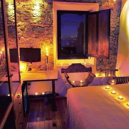Castello Di Montalbano Bed & Breakfast 3*